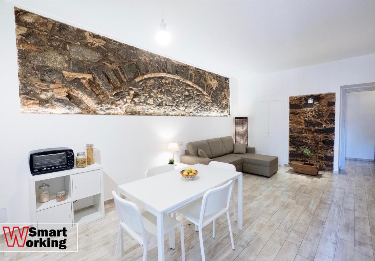 Apollo Home Catánia Buitenkant foto