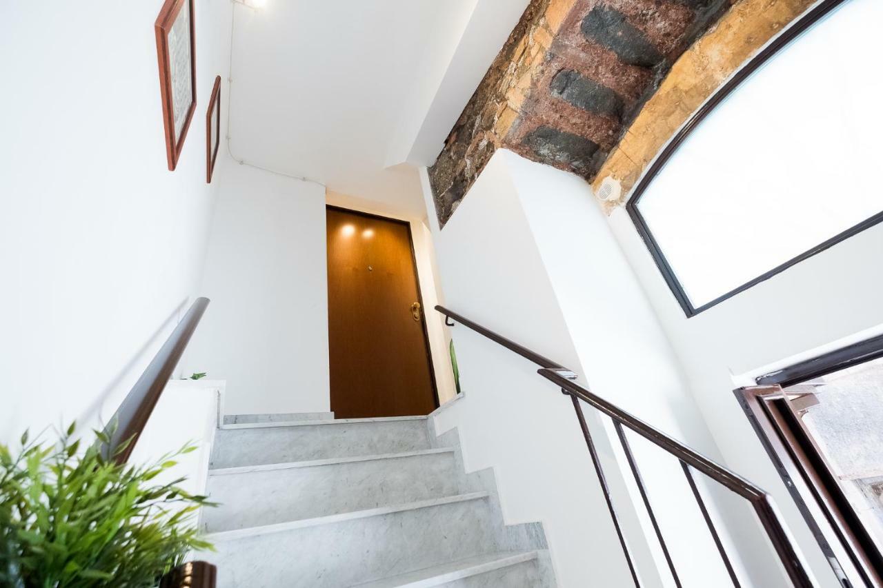 Apollo Home Catánia Buitenkant foto
